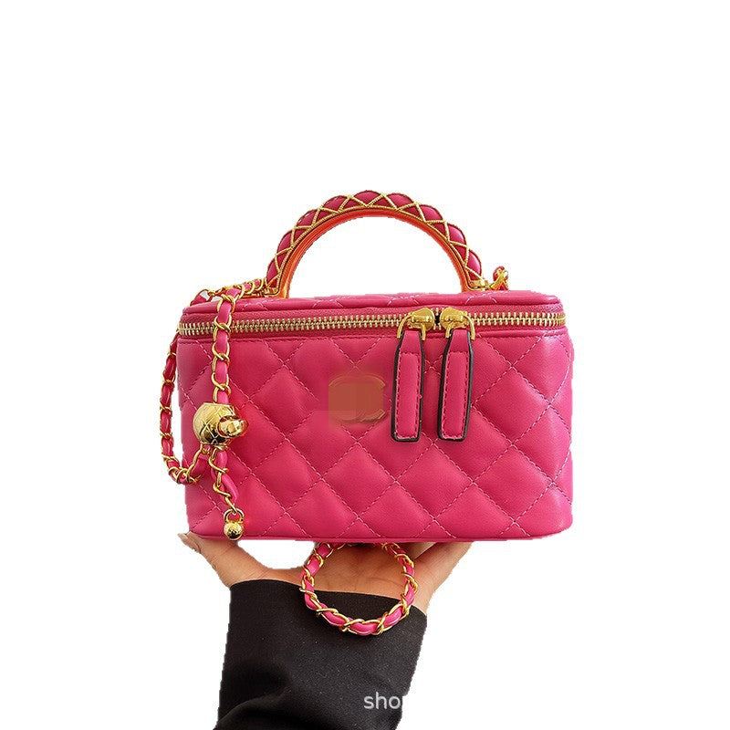 Foreign trade women's bag small fragrance chain box bag 2026 new embroidery thread diamond checkered bag fashion crossbody bag gift box model
حقيبة نسائية للتجارة الخارجية، حقيبة صغيرة بسلسلة عطر، حقيبة جديدة لعام 2026، حقيبة مطرزة بخيوط ماسية مربعة، حقيب