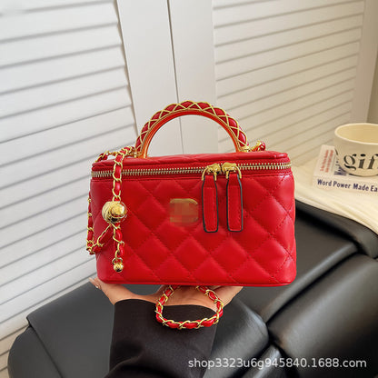 Foreign trade women's bag small fragrance chain box bag 2026 new embroidery thread diamond checkered bag fashion crossbody bag gift box model
حقيبة نسائية للتجارة الخارجية، حقيبة صغيرة بسلسلة عطر، حقيبة جديدة لعام 2026، حقيبة مطرزة بخيوط ماسية مربعة، حقيب